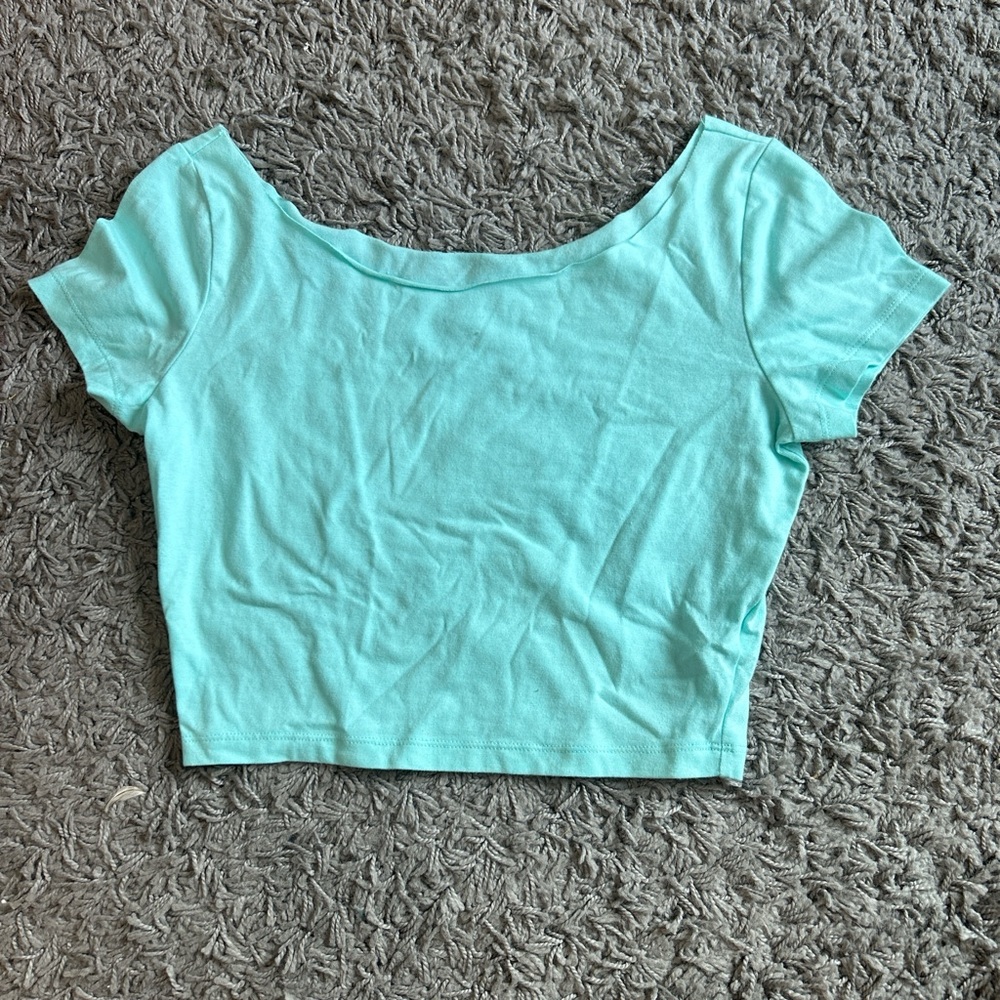 ‼️SOLD‼️CROPPED TEE